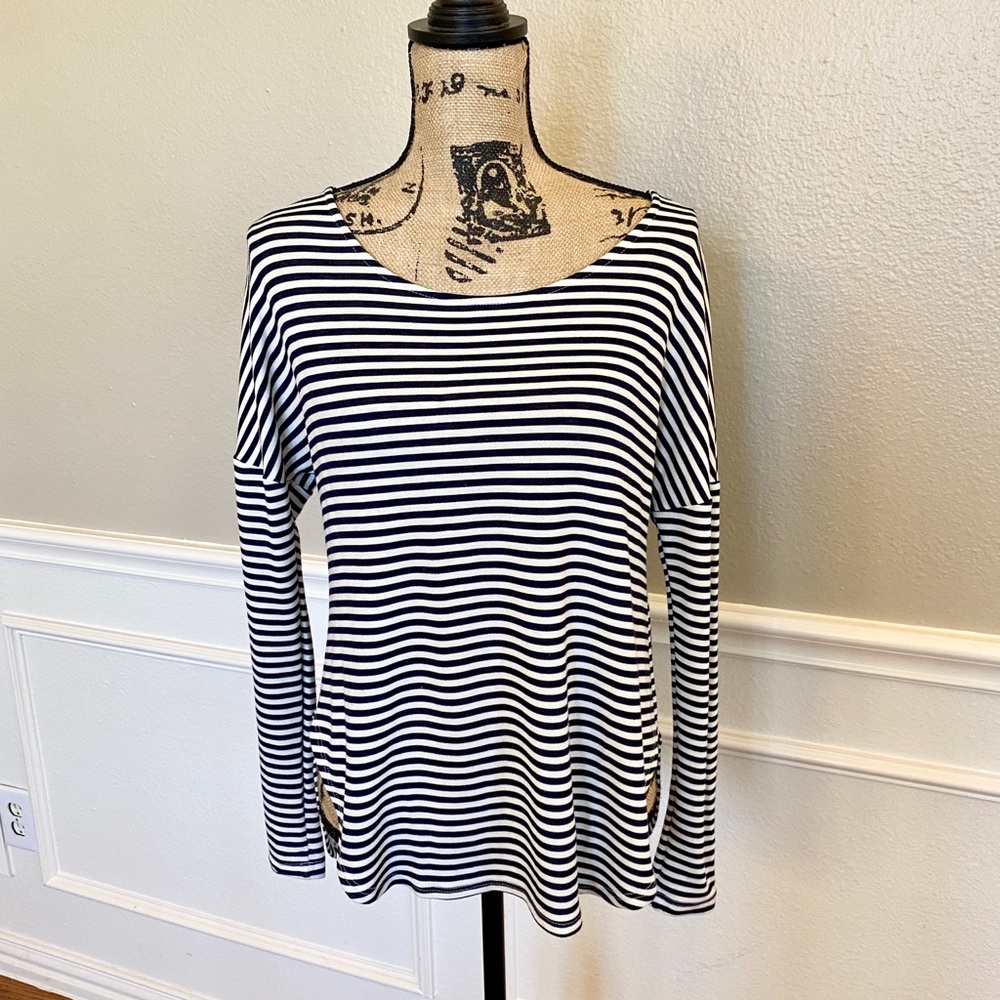 ~ Kit + Sky ~ long sleeve navy and white stripe top. Size medium.